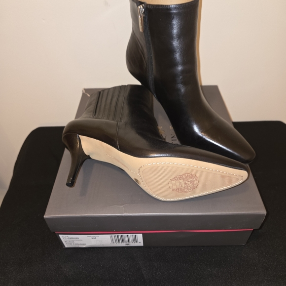 Vince Camuto Womens Ambind Black Leather Almond Toe Ankle Boots Shoes NWT - Picture 4 of 6
